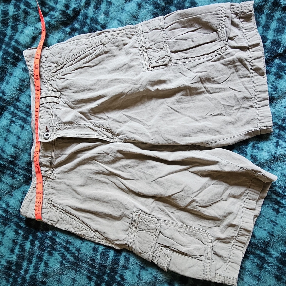 Tommy Bahama chaki cotton cargo shorts size 33 - Picture 8 of 10